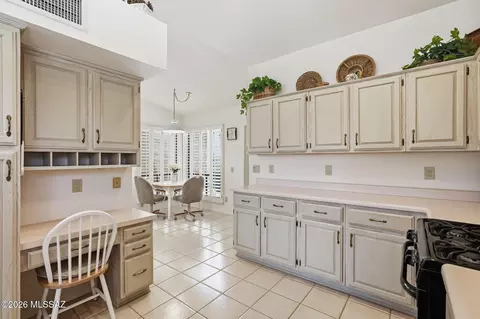 Kitchen - 64229 E Chippewa Ct, Tucson, AZ 85739 photo 5 of 6