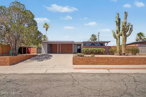 3302 W Calle Fresa, Tucson, AZ 85741