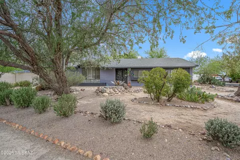 8302 E Kenyon Dr, Tucson, AZ 85710