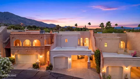 6480 N Green Briar Dr, Tucson, AZ 85718