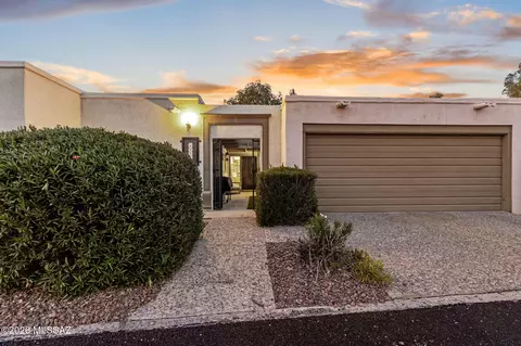 6777 E Dorado Ct, Tucson, AZ 85715