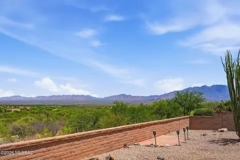 2062 W Vista Ridge Dr, Green Valley, AZ 85622