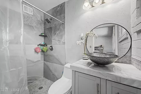 Bath - 6241 E 34th St, Tucson, AZ 85711 photo 1 of 2