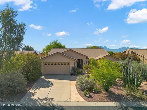 1018 N Cowboy Canyon Dr, Green Valley, AZ 85614