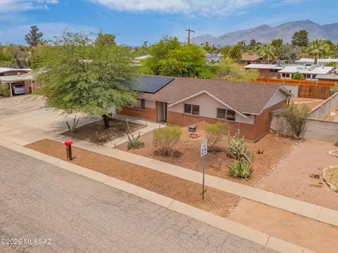 View/Area - 7449 E 18th St, Tucson, AZ 85710 photo 2 of 5
