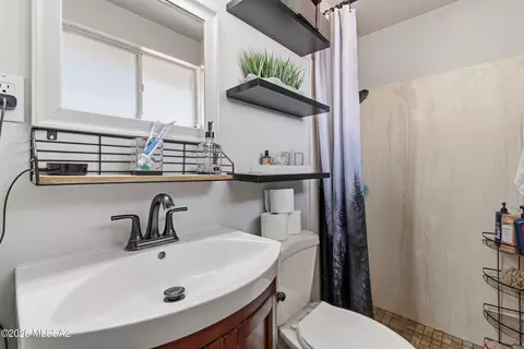 Bath - 7449 E 18th St, Tucson, AZ 85710 photo 1 of 2