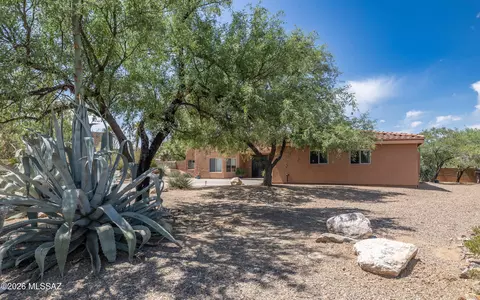 241 N Slate Dr, Vail, AZ 85641