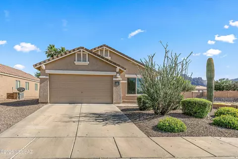 7705 W August Moon Pl, Tucson, AZ 85743