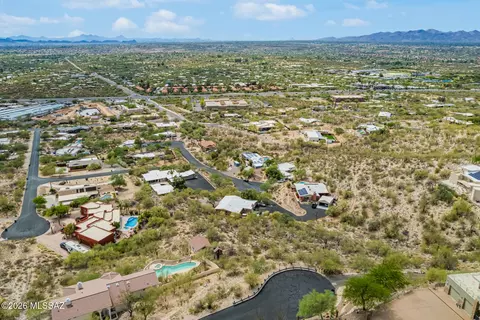 8735 N Glenhurst Pl, Tucson, AZ 85704