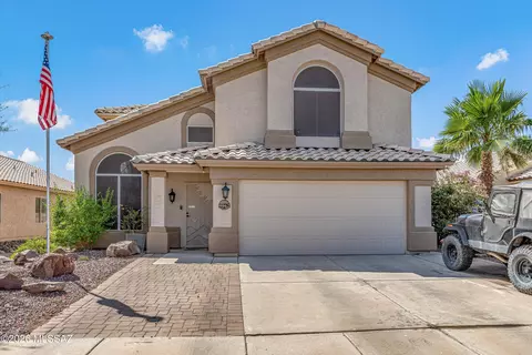9062 N Safflower Ln, Tucson, AZ 85743