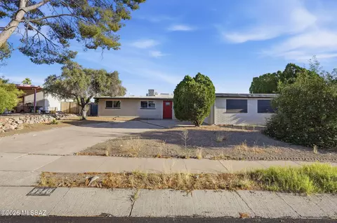 9240 E Dolores St, Tucson, AZ 85730