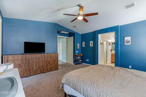 Bedroom - 11338 E Squash Blossom Loop, Tucson, AZ 85747 photo 2 of 5