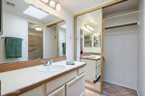 Bath - 4413 E Haven Ln, Tucson, AZ 85712 photo 1 of 4