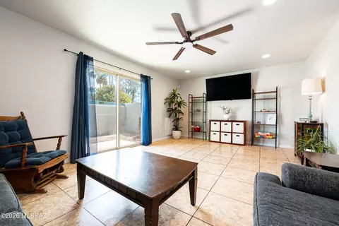 2749 W Anklam Rd #D, Tucson, AZ 85745