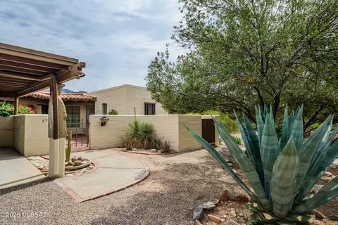 2600 E Skyline Dr #17, Tucson, AZ 85718
