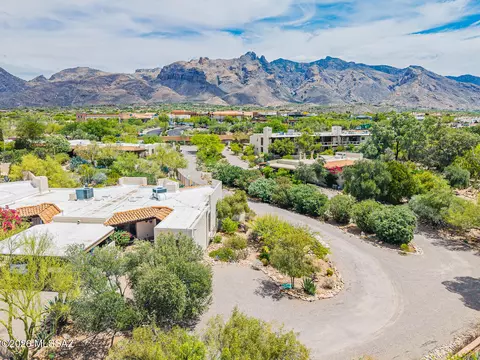 2600 E Skyline Dr #17, Tucson, AZ 85718