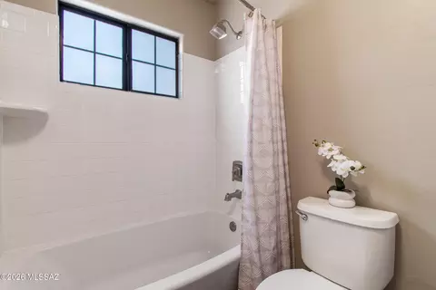 Bath - 9133 E Dawn Post Rd, Tucson, AZ 85749 photo 6 of 6