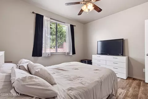 Bedroom - 9133 E Dawn Post Rd, Tucson, AZ 85749 photo 6 of 10