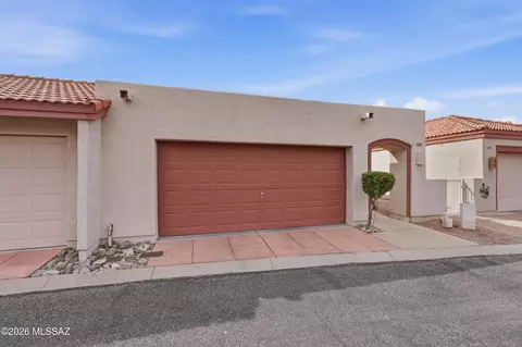 8732 N Arnold Palmer Dr, Tucson, AZ 85742