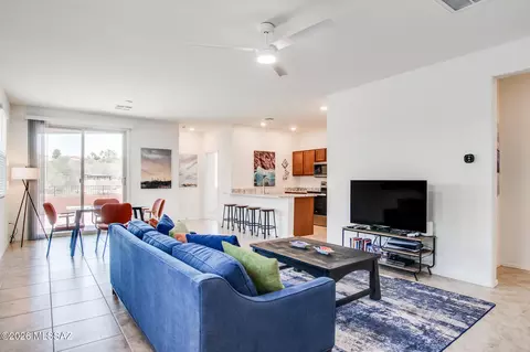 9239 N Peridot Vista Ave, Tucson, AZ 85742