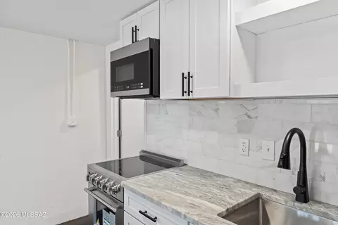 Kitchen - 1320 E Hampton St, Tucson, AZ 85719 photo 7 of 8