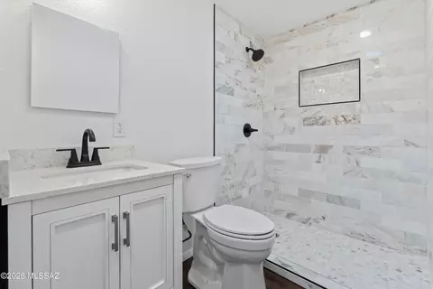 Bath - 1320 E Hampton St, Tucson, AZ 85719 photo 4 of 5