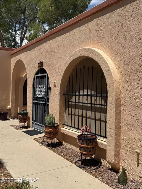 181 W Calle Del Ano, Green Valley, AZ 85614