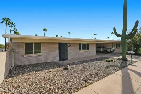 1 S Fluorite Dr, Tucson, AZ 85745