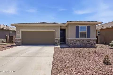 32983 S Expedition Ct, Red Rock, AZ 85145