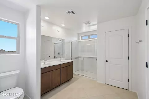 Bath - 12075 E Chavez Dr, Vail, AZ 85641 photo 1 of 1