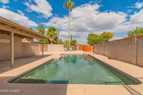 Exterior - 7432 E Perth Pl, Tucson, AZ 85730 photo 5 of 6