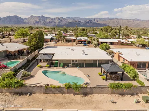 9014 E Calle Pasto, Tucson, AZ 85715