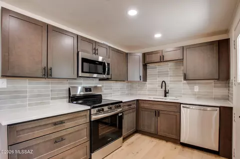 743 W Milton St, Tucson, AZ 85706