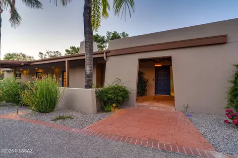 6035 E San Cristobal St, Tucson, AZ 85715