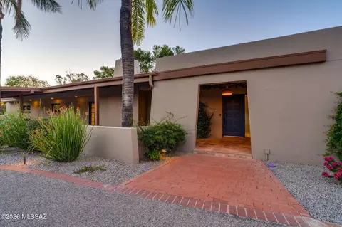 6035 E San Cristobal St, Tucson, AZ 85715