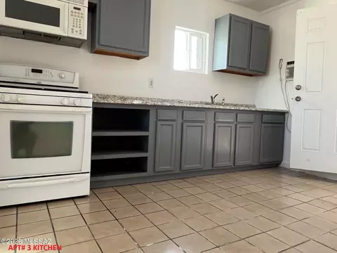 Kitchen - 447 E 35th St, Tucson, AZ 85713 photo 2 of 5
