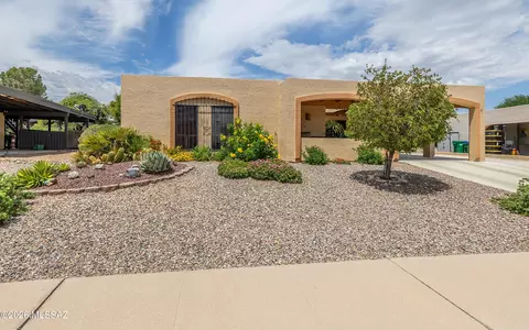 2082 S Santa Carla Dr, Green Valley, AZ 85614