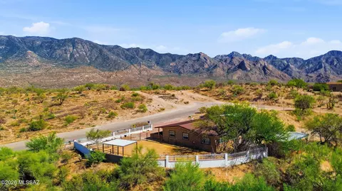 14813 N Swan Rd, Tucson, AZ 85739