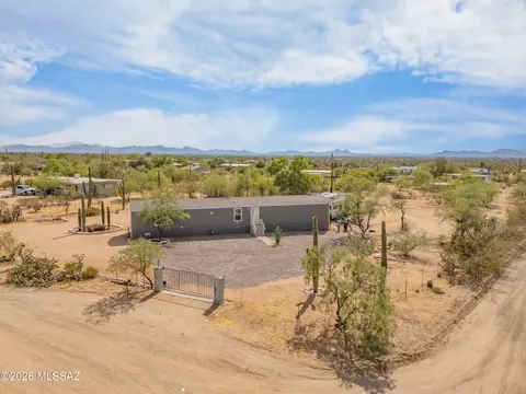 12505 W Bernice Ln, Tucson, AZ 85743