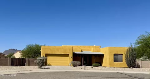 8050 W Crowned Eagle Ct, Tucson, AZ 85757