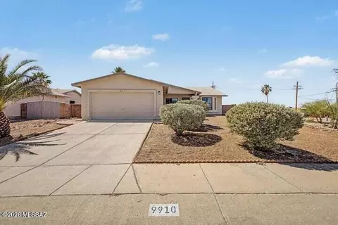 9910 E Gray Hawk Dr, Tucson, AZ 85730
