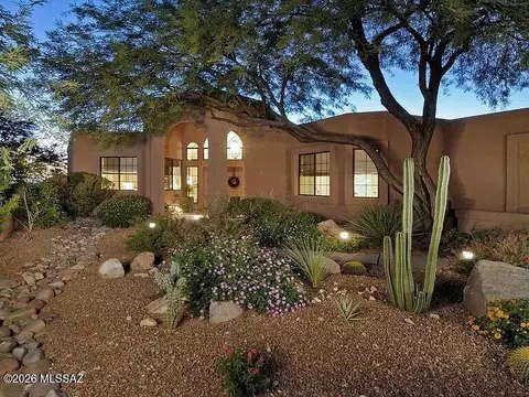 10255 N Carristo Dr, Tucson, AZ 85737