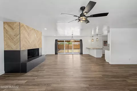 Living - 2625 W Oregon St, Tucson, AZ 85746 photo 7 of 7