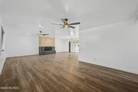 Living - 2625 W Oregon St, Tucson, AZ 85746 photo 1 of 7
