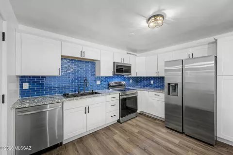 Kitchen - 2625 W Oregon St, Tucson, AZ 85746 photo 2 of 3