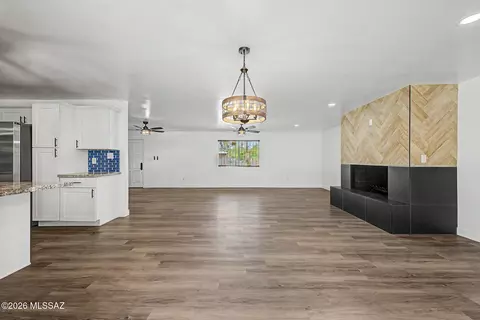Living - 2625 W Oregon St, Tucson, AZ 85746 photo 6 of 7