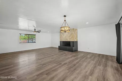 Living - 2625 W Oregon St, Tucson, AZ 85746 photo 4 of 7