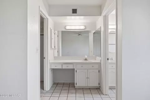 Bath - 6090 E River Rd, Tucson, AZ 85750 photo 1 of 5