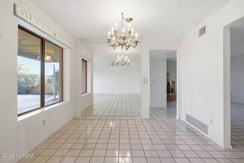 Dining - 6090 E River Rd, Tucson, AZ 85750 photo 3 of 3