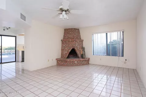 Living - 6090 E River Rd, Tucson, AZ 85750 photo 5 of 6